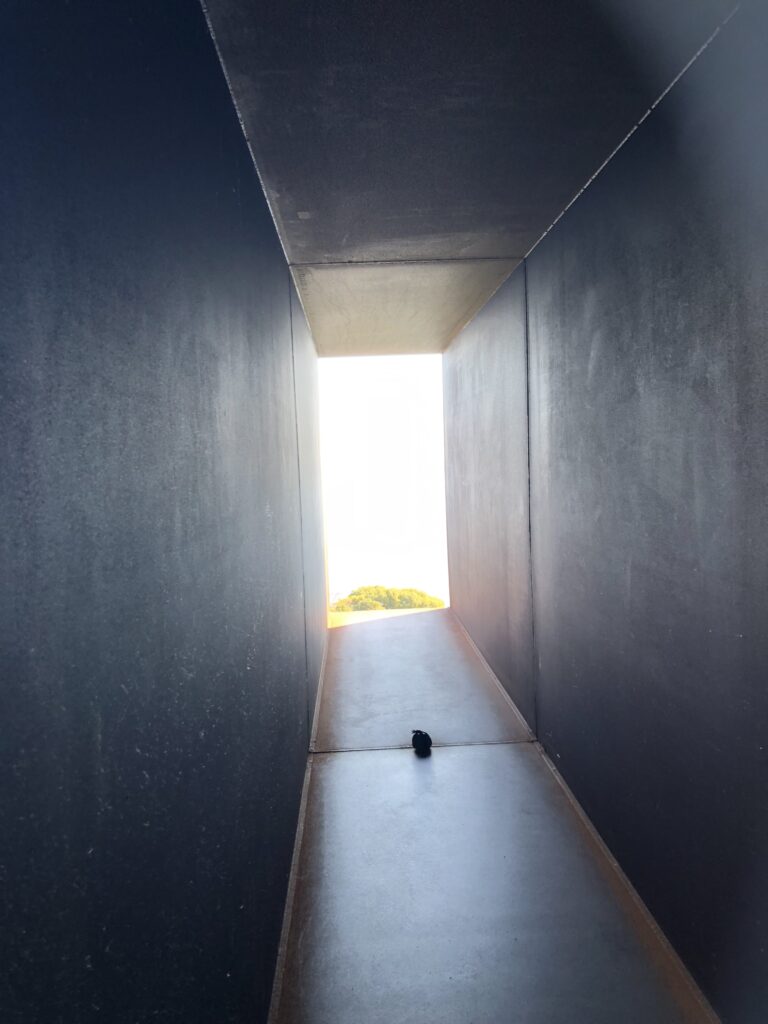 冬至光遥拝隧道（内部）